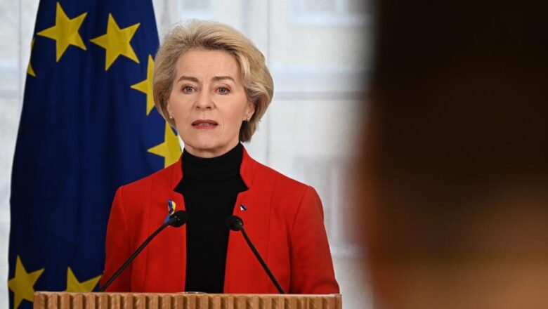 Un anno di resistenza ucraina: la Presidente von der Leyen sottolinea il fermo impegno e la solidarietà dell’UE nei confronti dell’Ucraina e del suo popolo