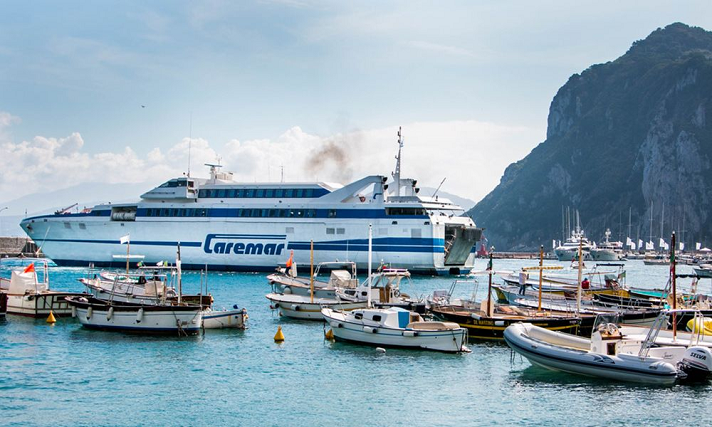La Commissione approva il sostegno pubblico erogato dall’Italia al servizio di traghetto Caremar